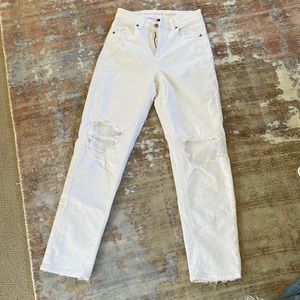 American eagle size 0 White ripped jeans